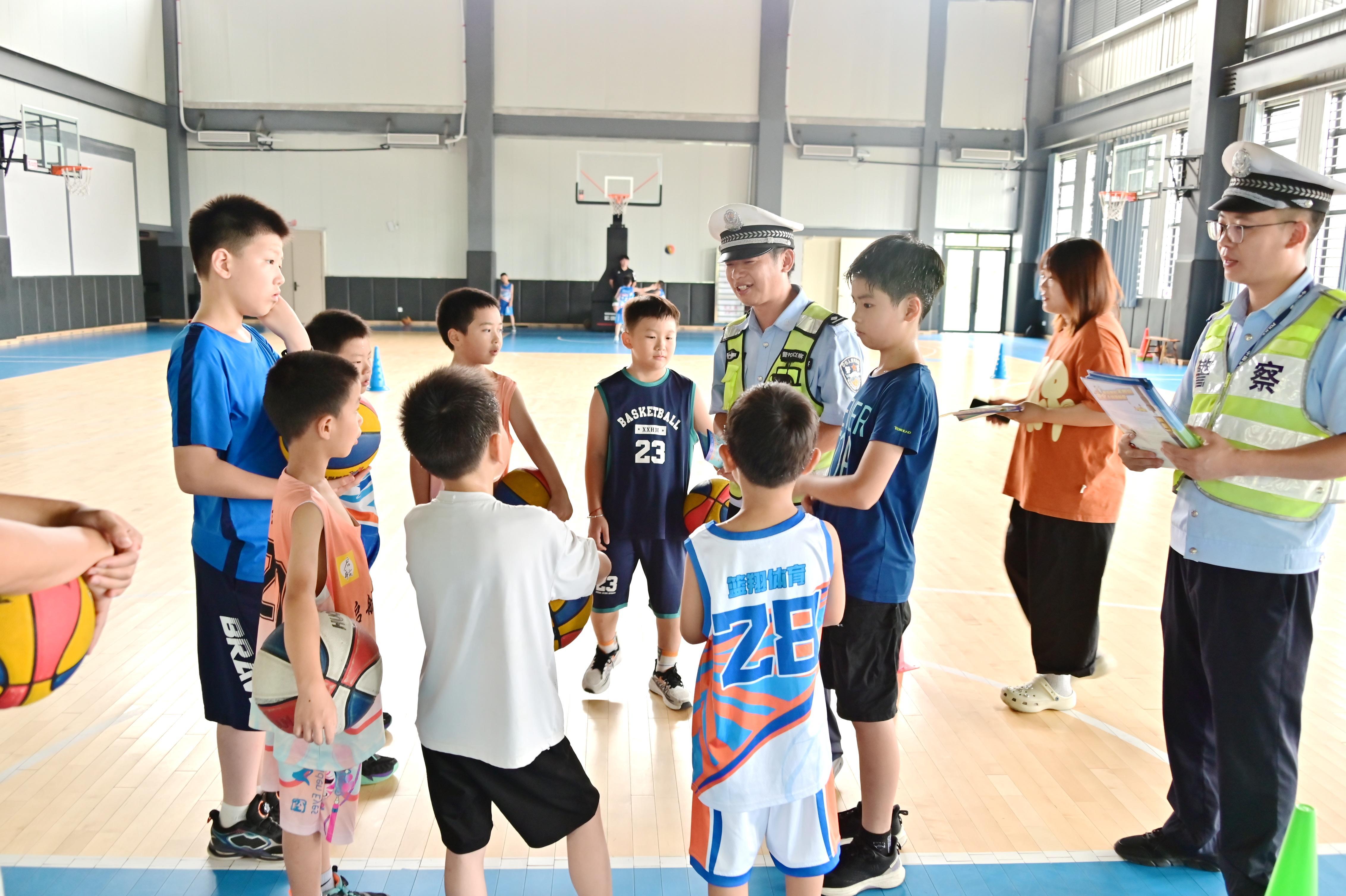 ​﻿江西武宁：暑期宣传“不放假”