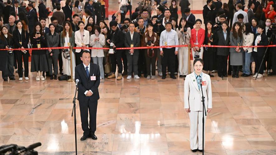 十四届全国人大三次会议第三场“代表通道”集中采访活动