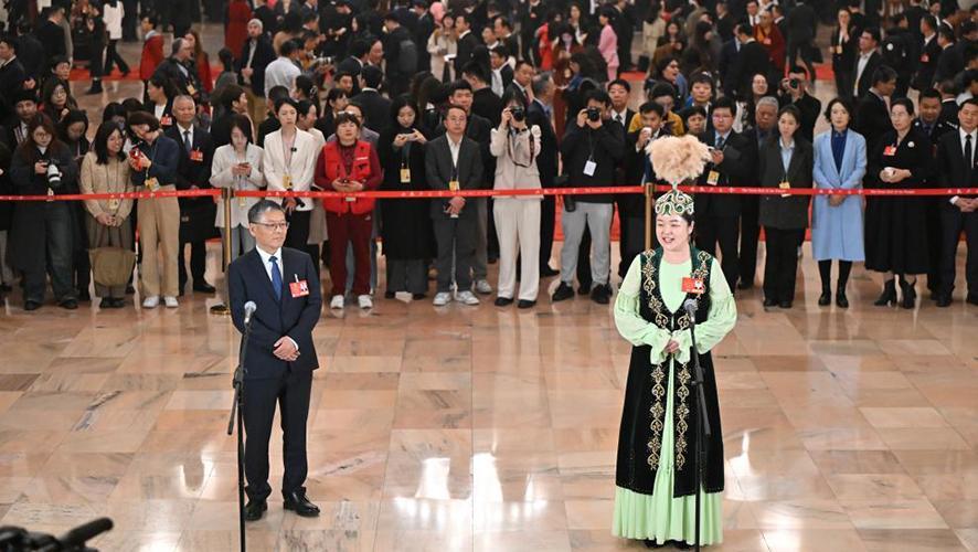 十四届全国人大三次会议第三场“代表通道”集中采访活动